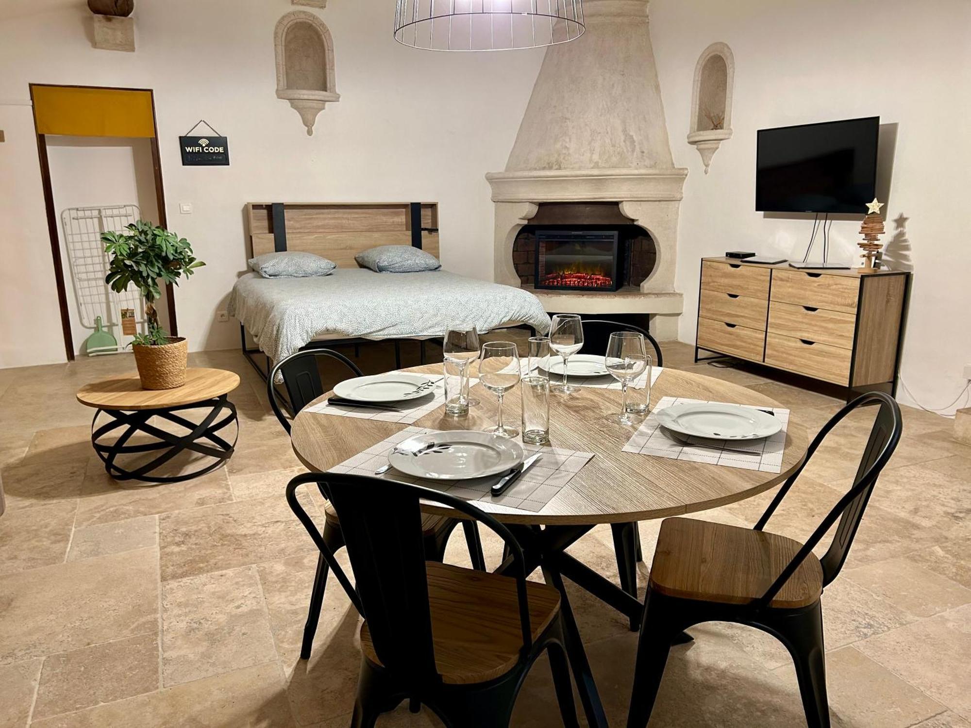 Notre Dame Des Anges Apartment Lurs Екстериор снимка