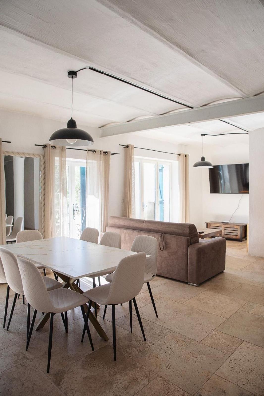 Notre Dame Des Anges Apartment Lurs Екстериор снимка
